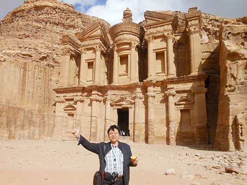 President Gui visited the Petra site in Jordan